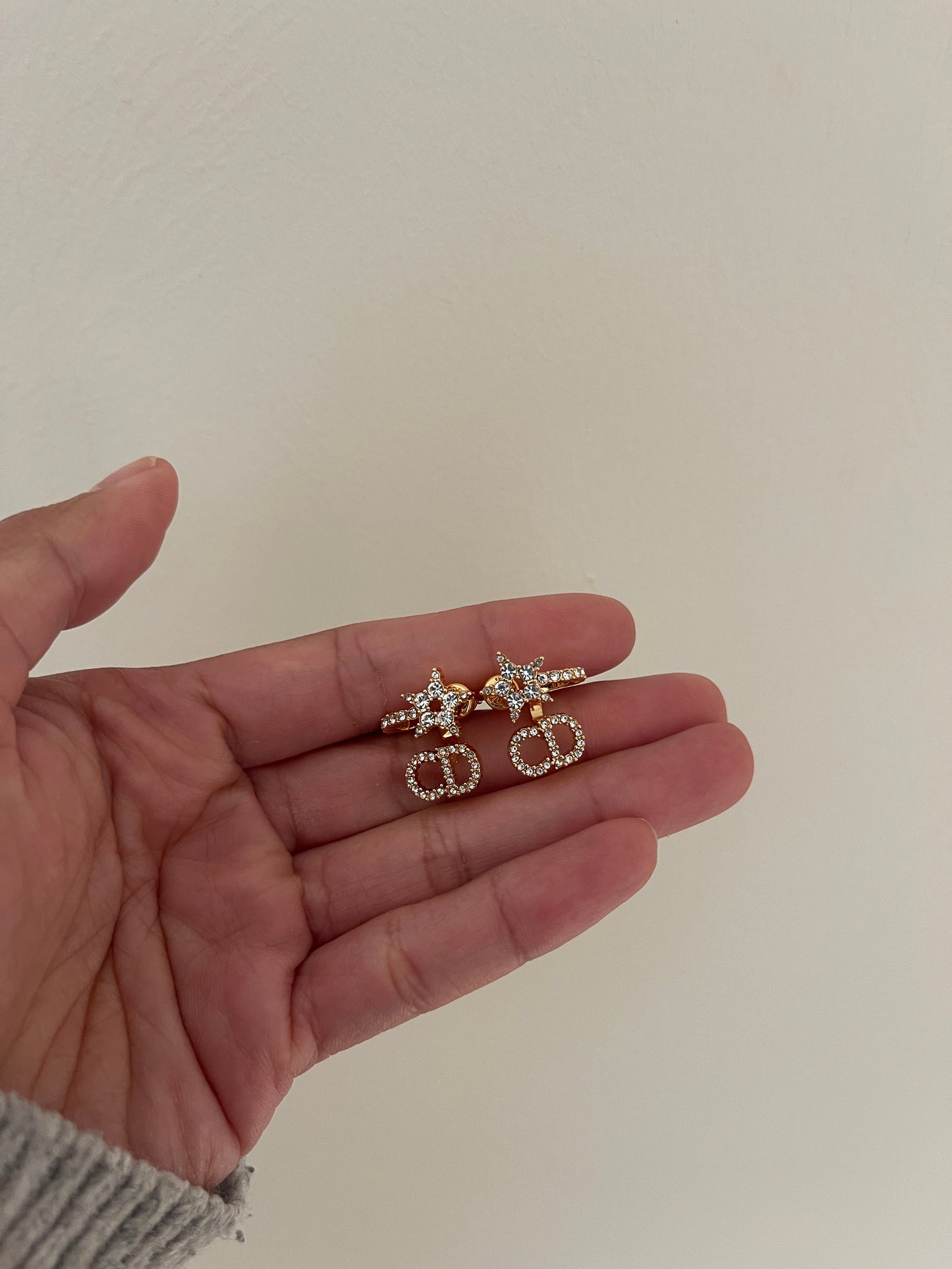 CD pearl gold vintage stud earrings