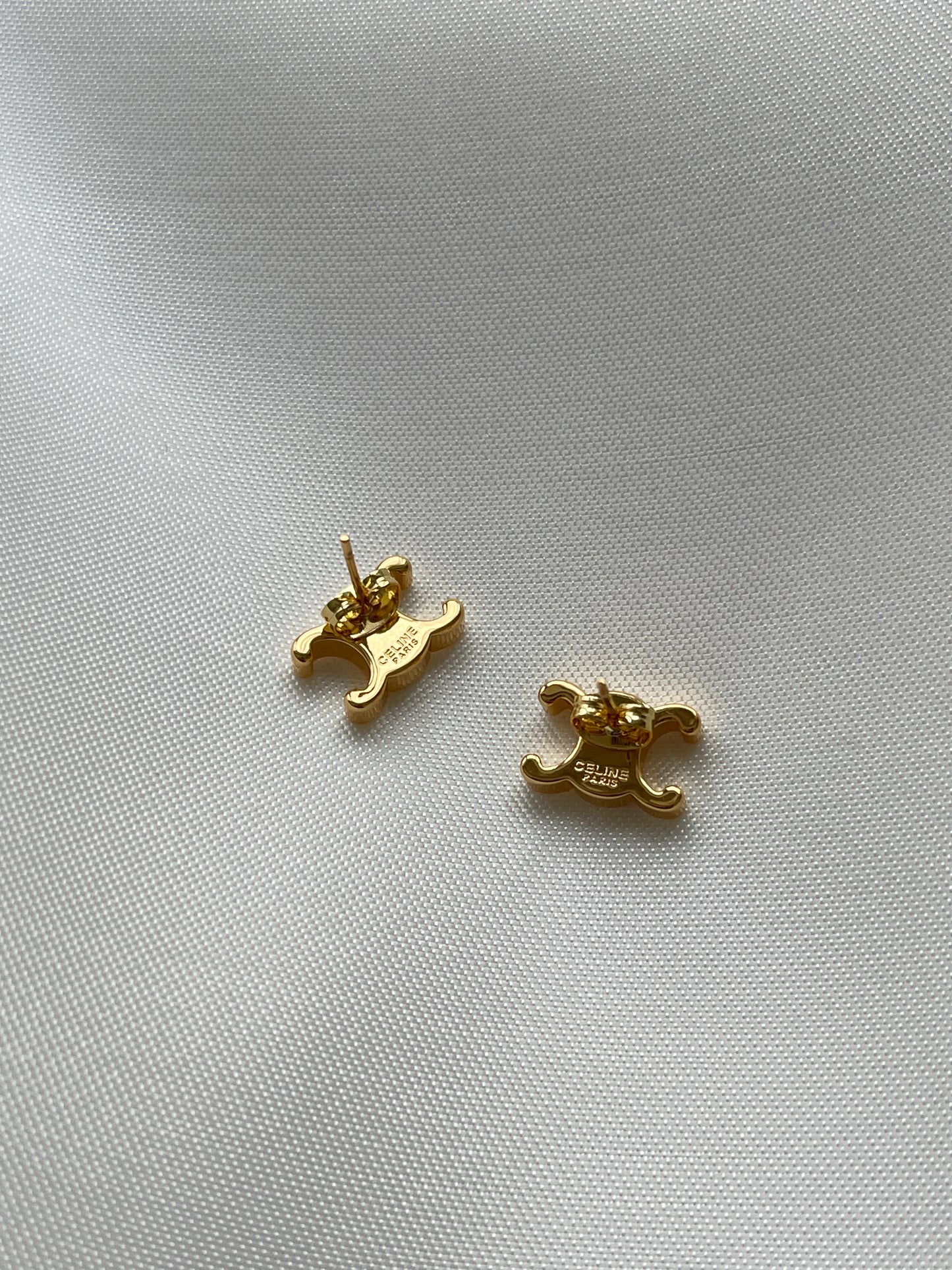 Triomphe iconic stud earrings