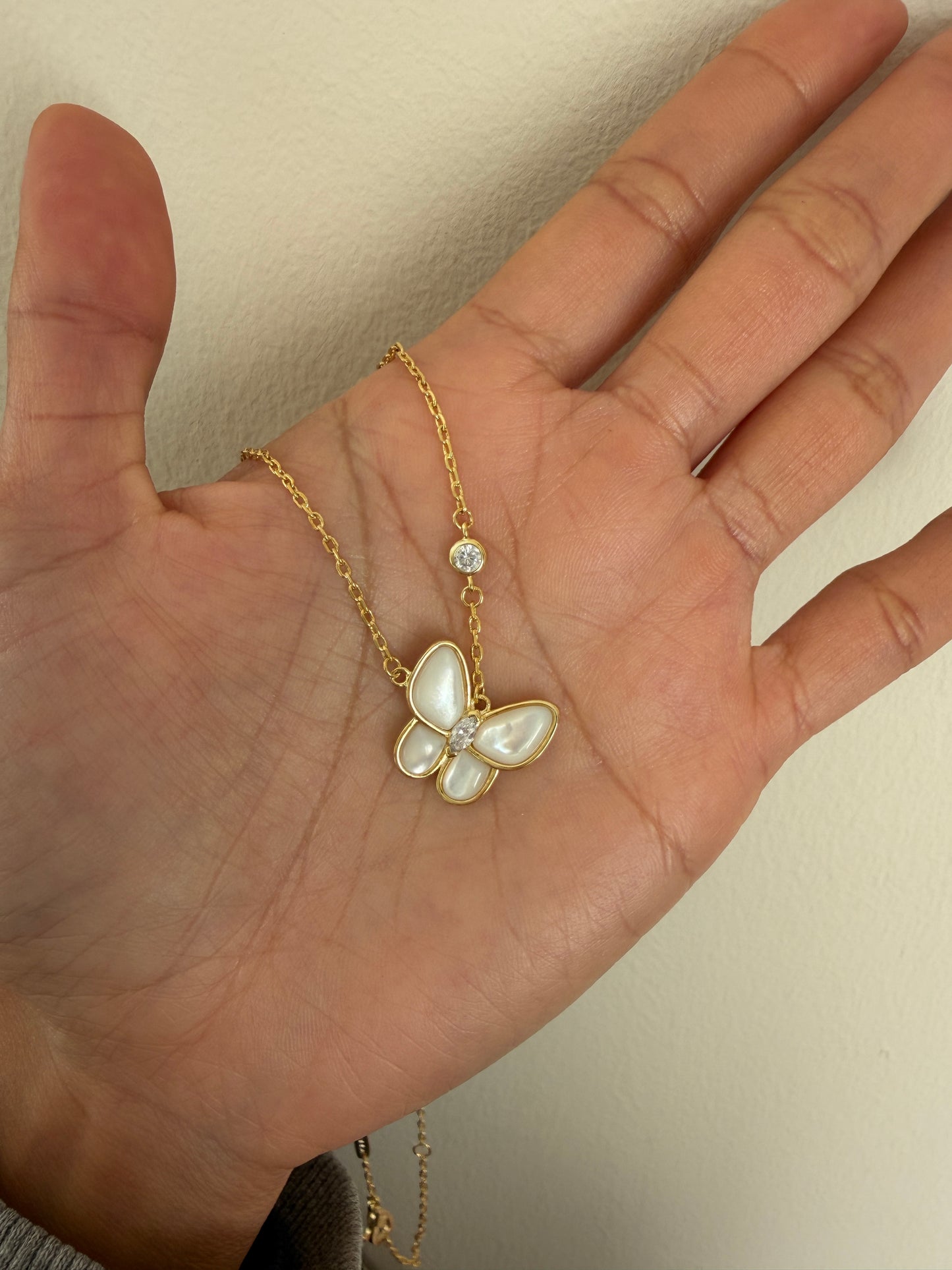 Two Butterfly pendant in gold