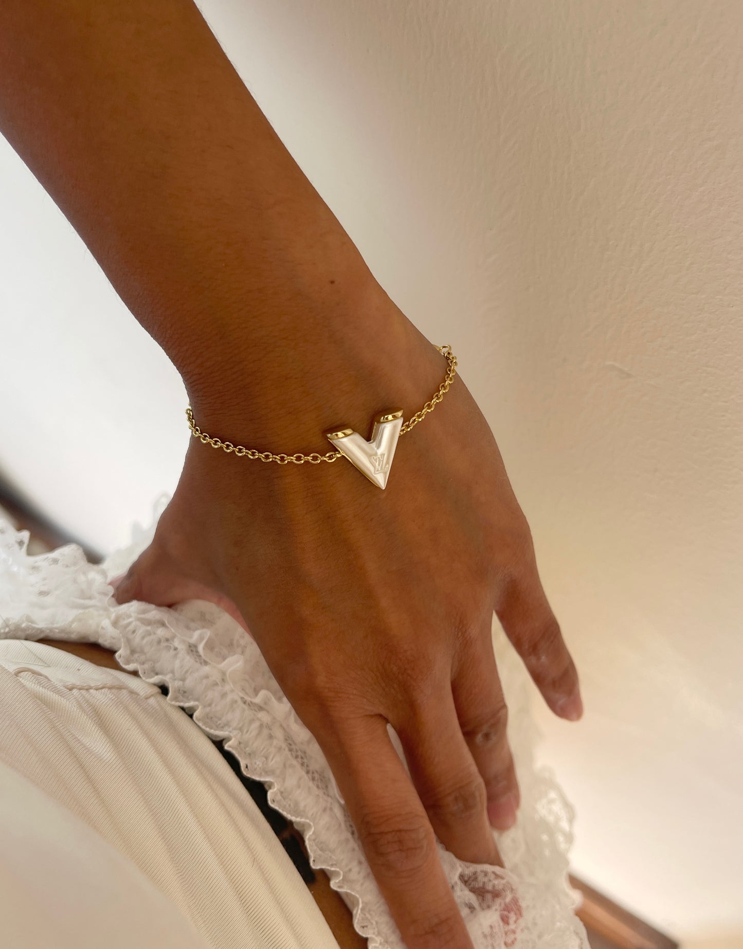 LV pearl logo bracelet