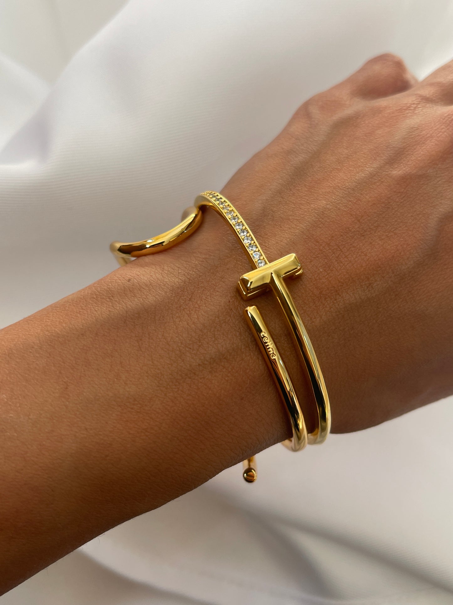 Celine knot cuff