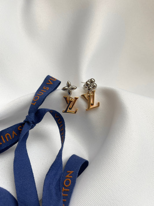 Lv flowers earrings