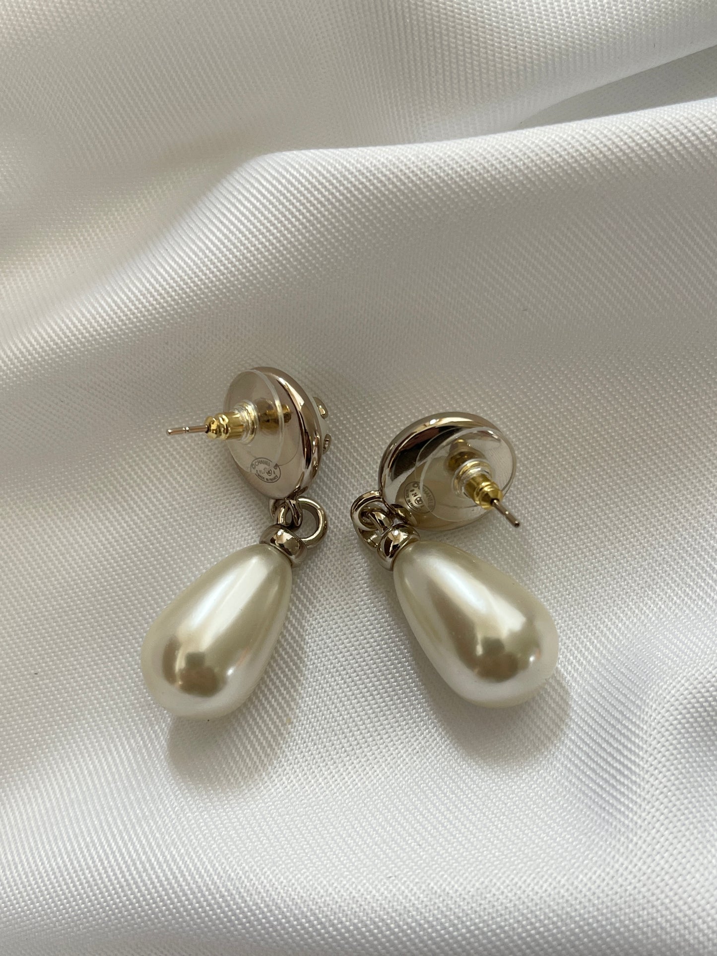 CC pearl dangle earrings