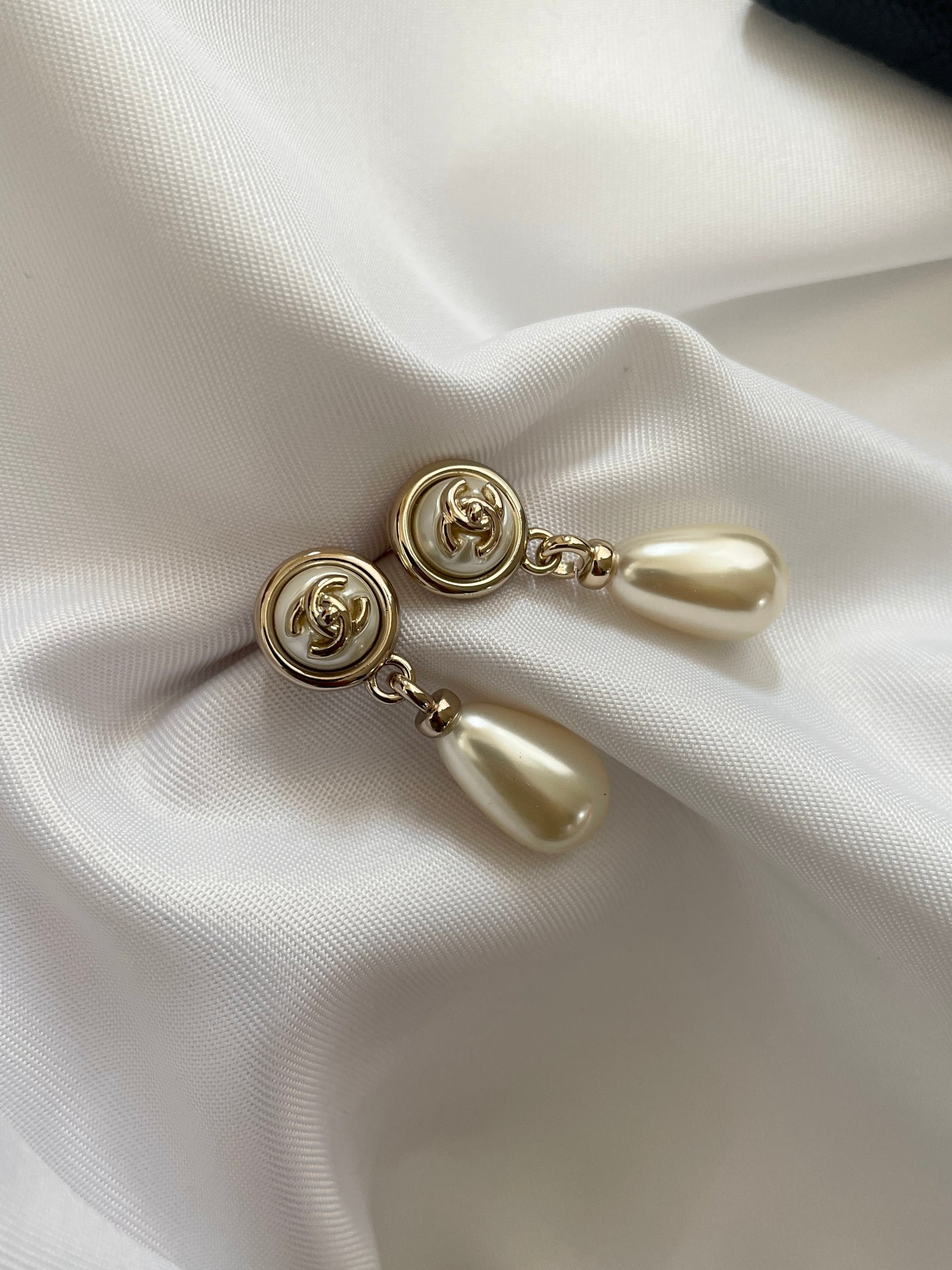 CC pearl dangle earrings