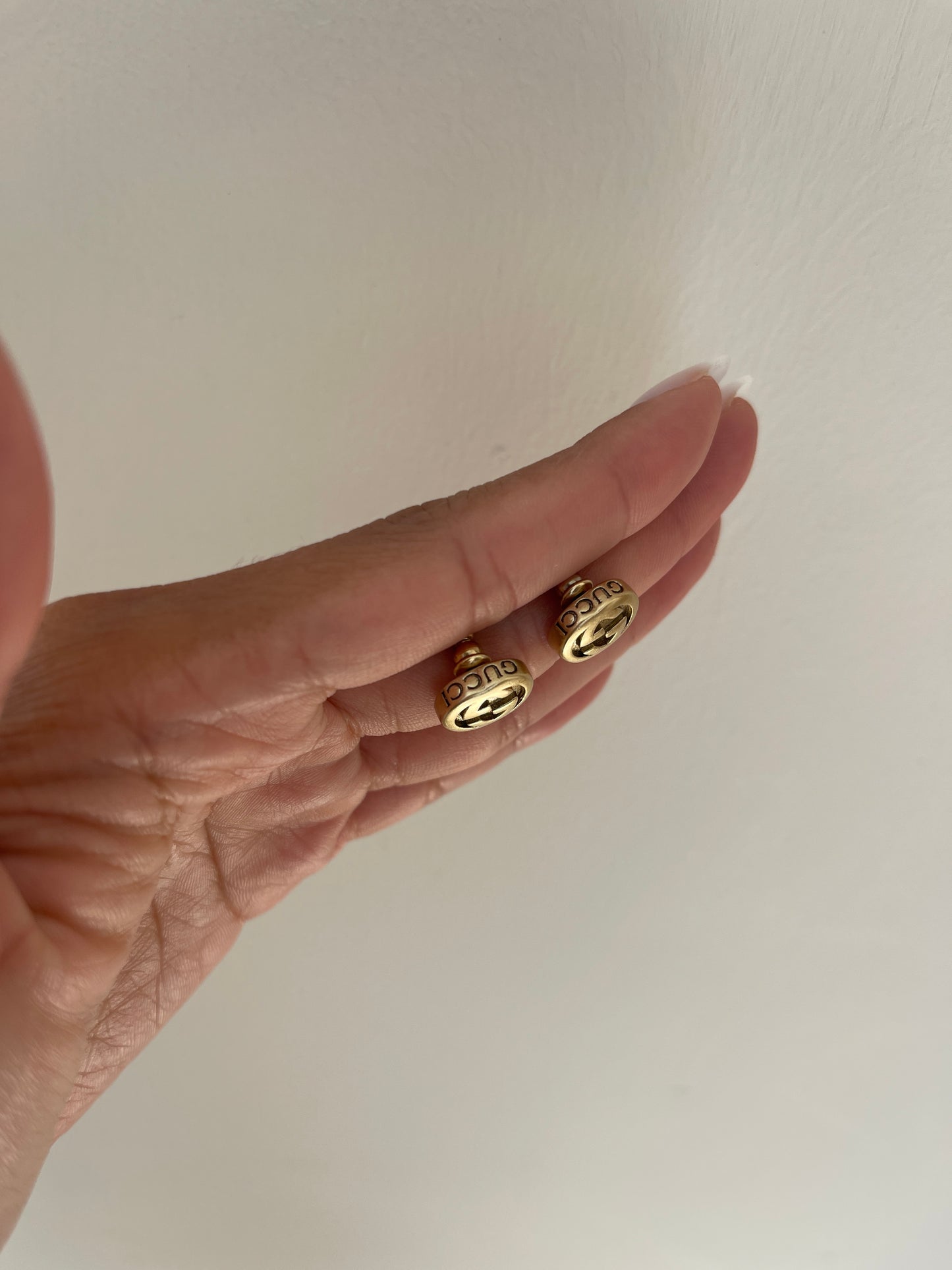 Vintage GG small stud earrings