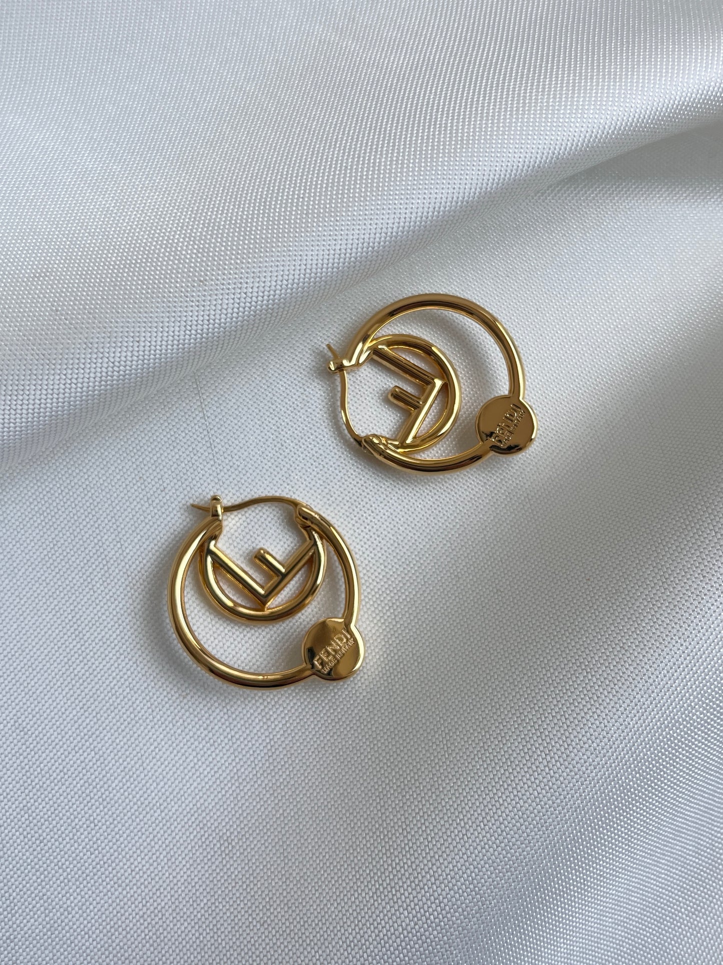 Fendi pearl small hoops