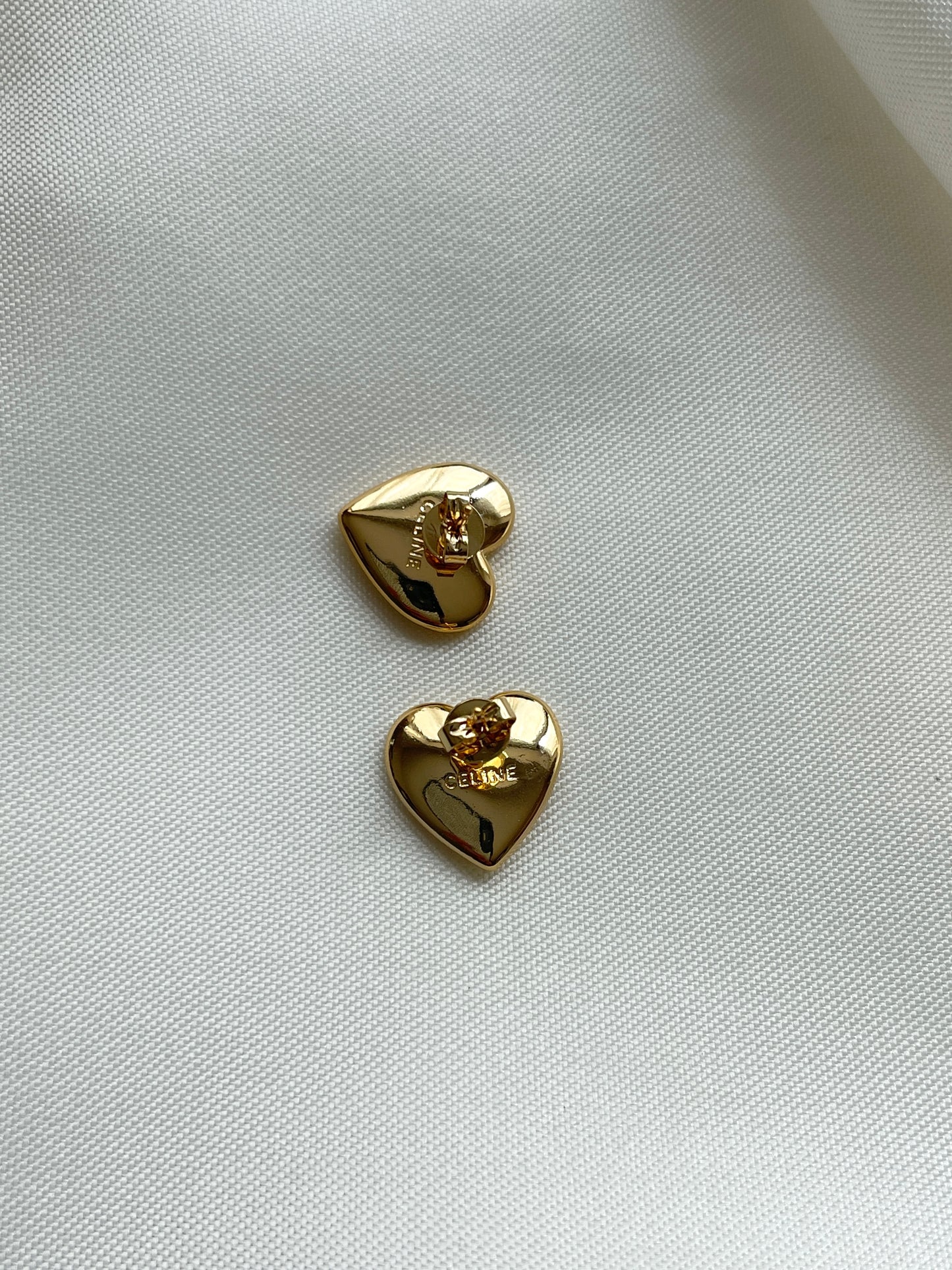 Triomphe heart stud earrings