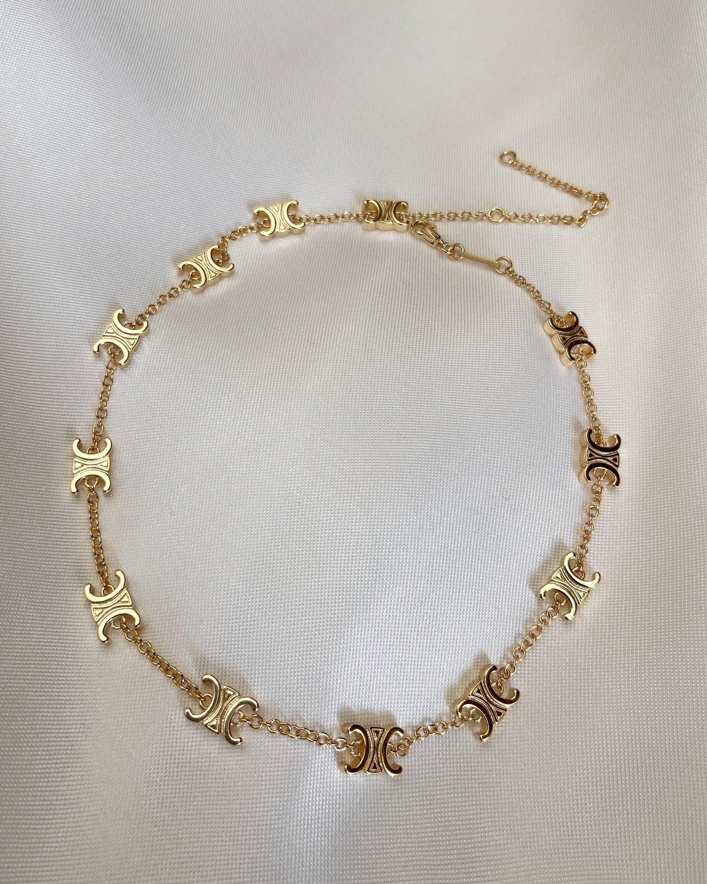 Triomphe logo necklace