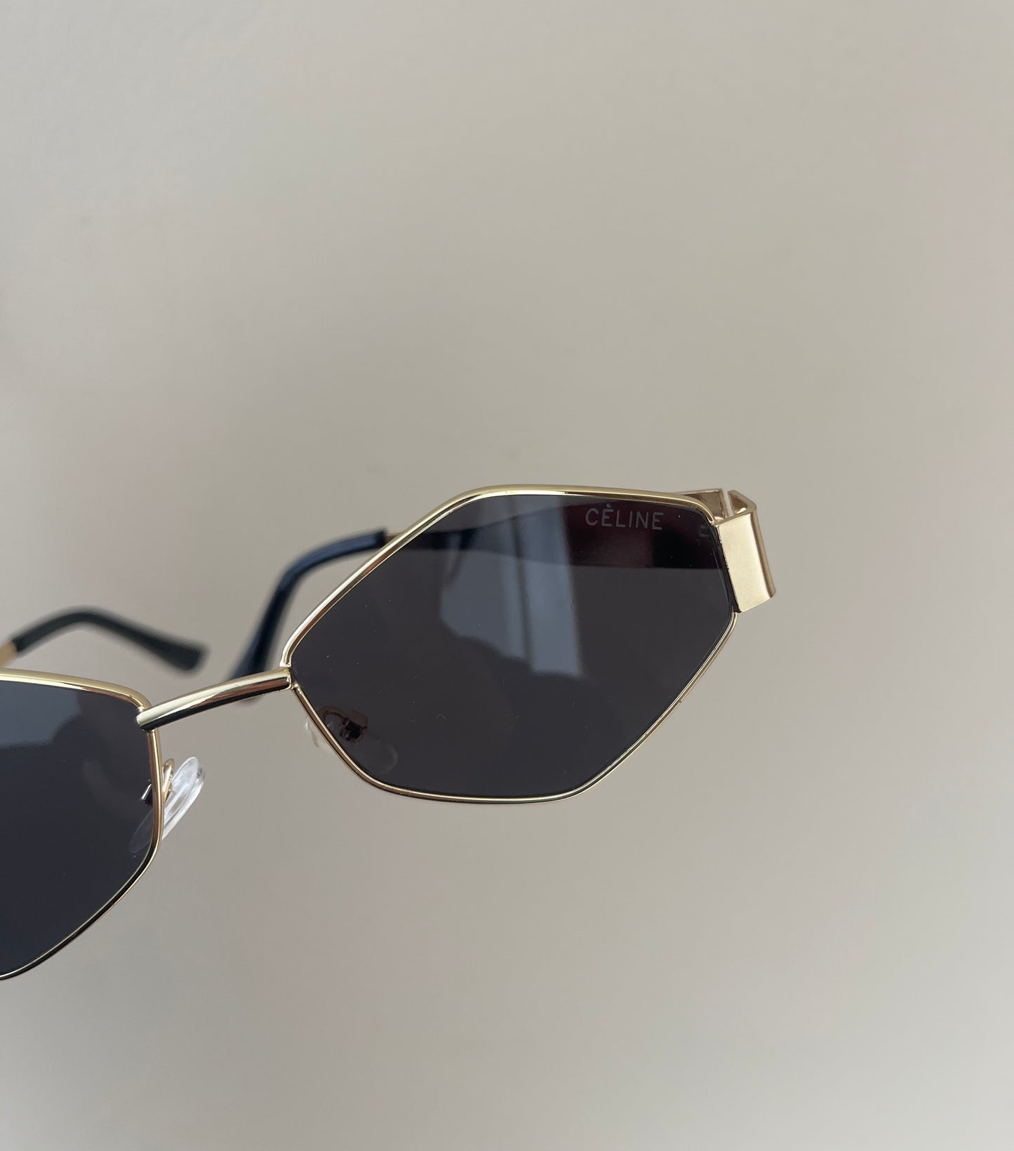 Triomphe sunglasses in gold