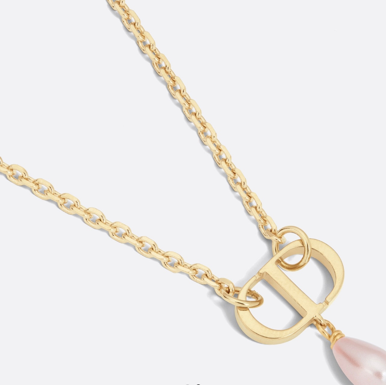 Cd petite necklace with pink pearl