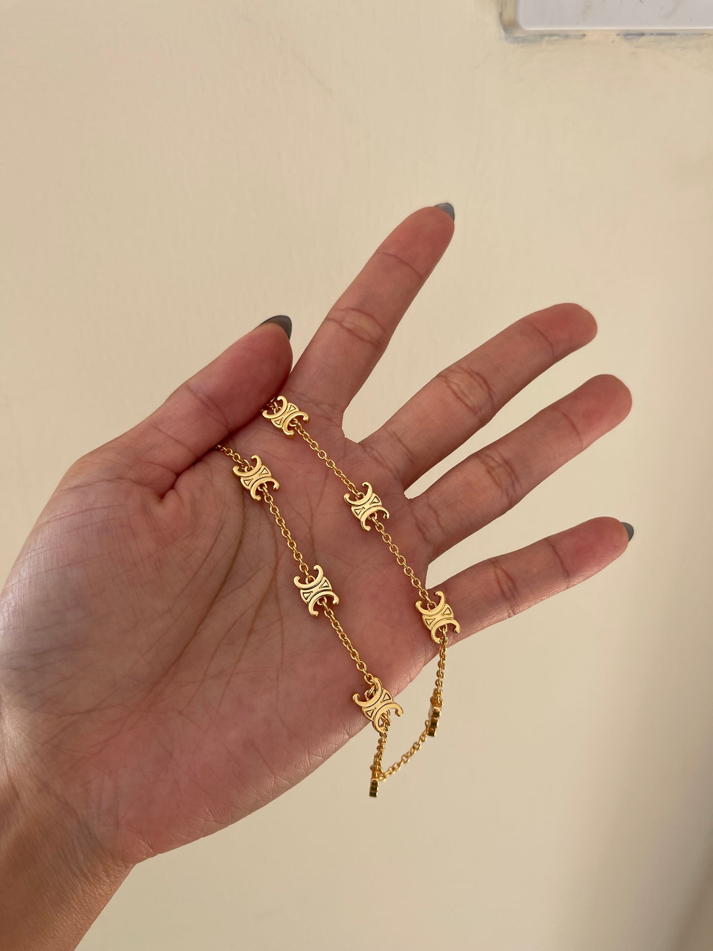 Triomphe logo necklace