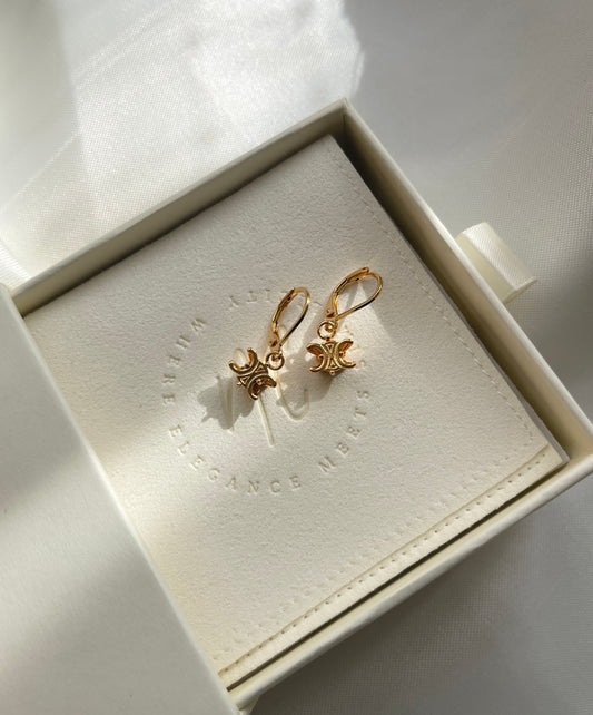 Triomphe drop gold earrings