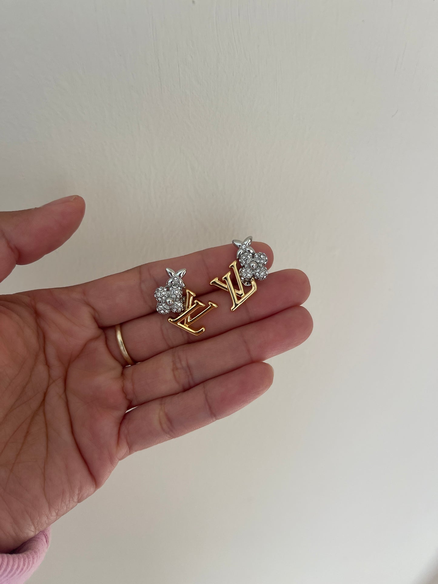 Lv gram earrings