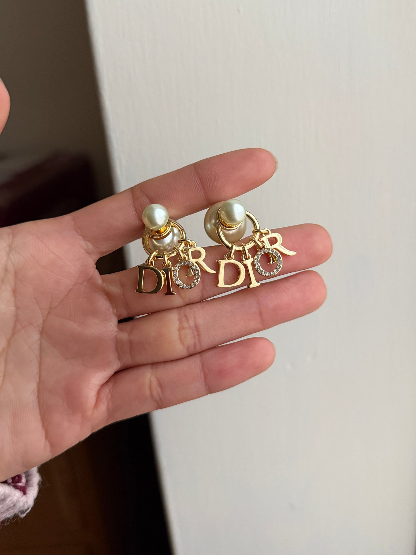 New CD drop earring in gold